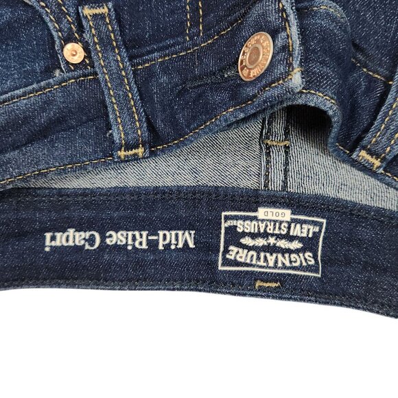 Levis Mid-Rise Capri Jeans Size 10 W30 Dark Wash Denim Cotton Casual - Picture 3 of 7